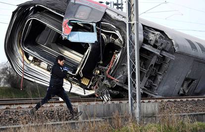 Vlak izletio iz tračnica u Italiji: Poginuli su strojovođa i putnik