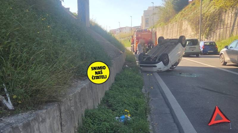 FOTO Kaos na ulazu u Split: Nakon sudara tri automobila, jedan završio na krovu!