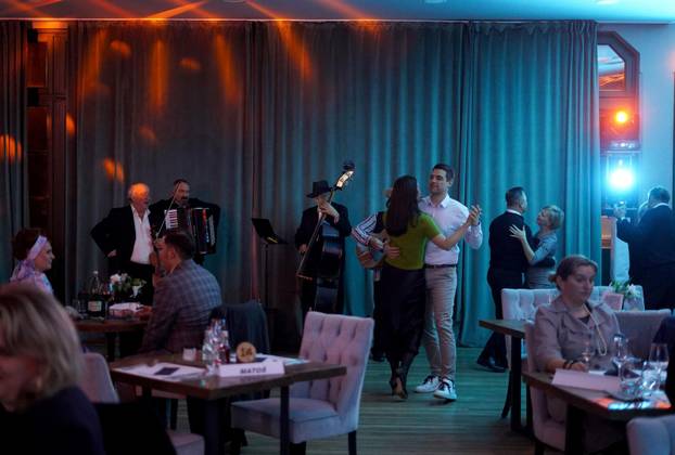 Zagreb: Tematska večera inspirirana filmom Kreše Golika "Tko pjeva zlo ne misli"