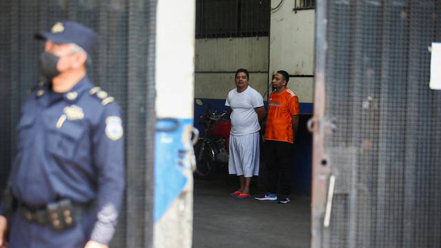 Detainees are transferred to a jail under state of emergency in San Salvador
