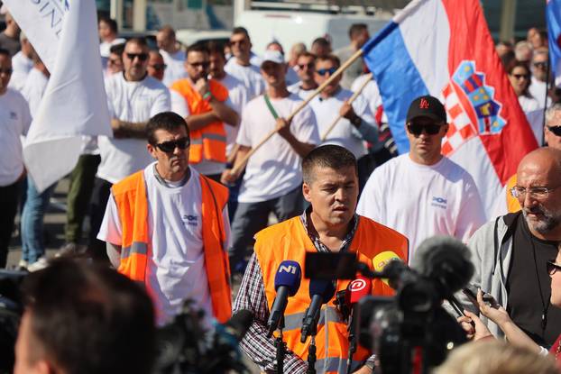 Split: Mirni prosvjed Nezavisnog sindikata pomoraca putničkih brodova Hrvatske 