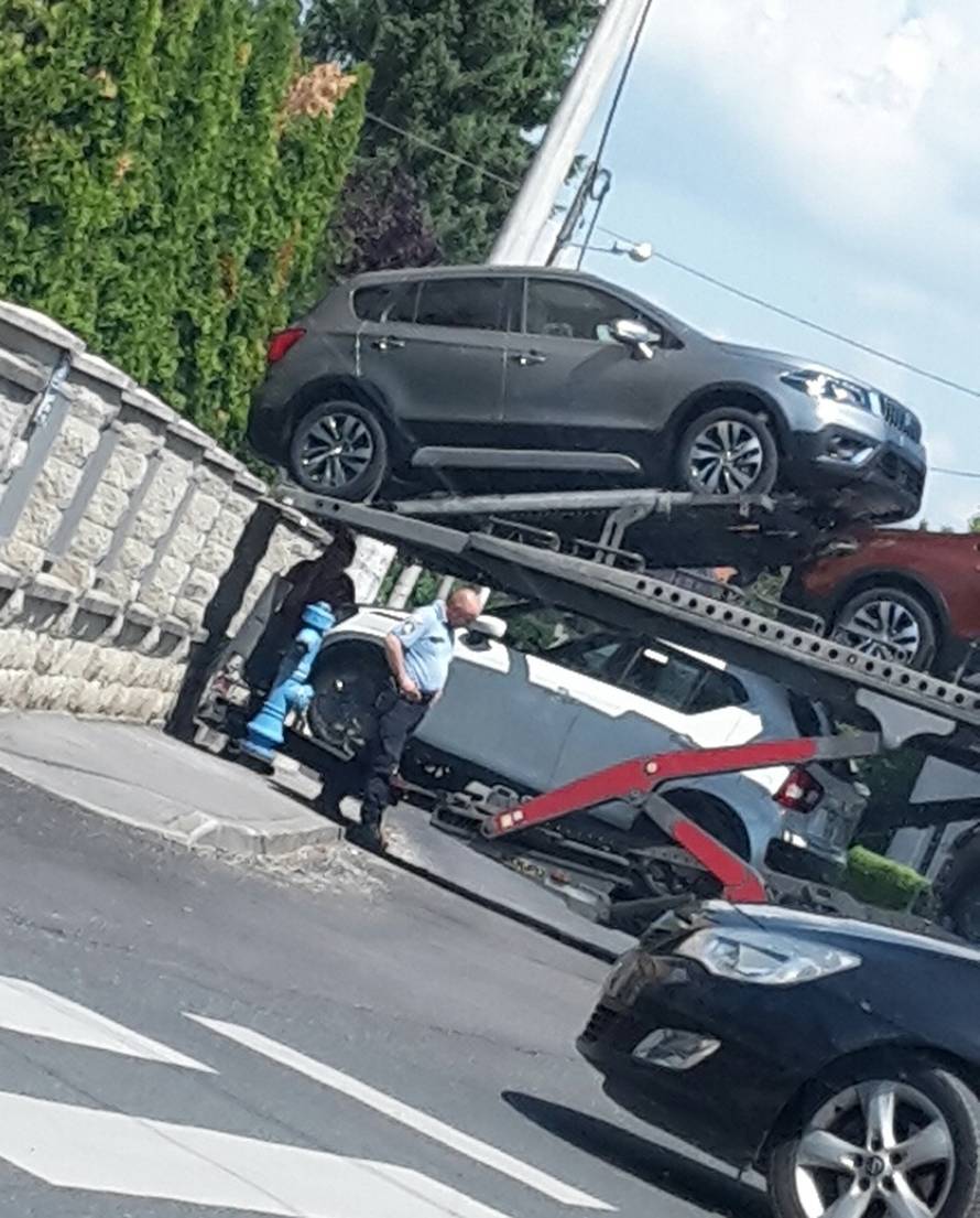 Gdje si ti to krenuo? Šleperom zaglavio u ulici usred Zagreba
