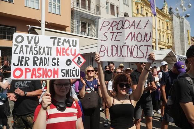 Tisuće prosvjednika preplavile središte Zagreba zbog otpada u Lici