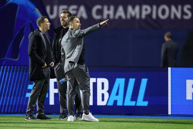 Zagreb: Nogometaši Borussije Dortmund u obilasku stadiona Maksimir