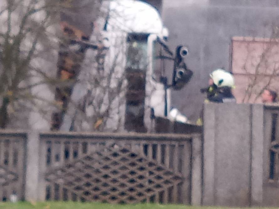 Zabio se kamionom u kuću, u teškoj nesreći poginuo vozač