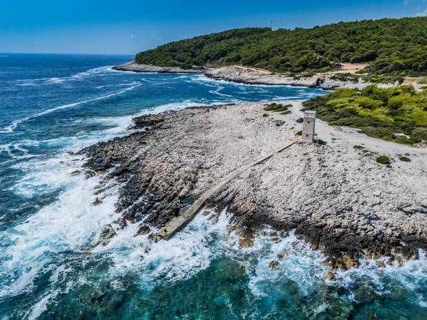 Poluotok Ražnjić na Korčuli snimljen iz zraka 