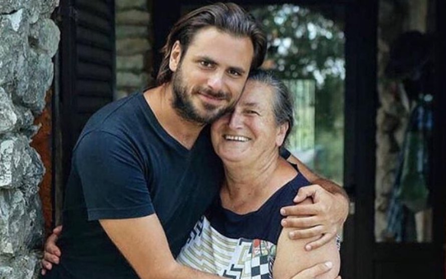 Pozirao s majkom: Ovo je jedina žena koja me bezuvjetno voli...