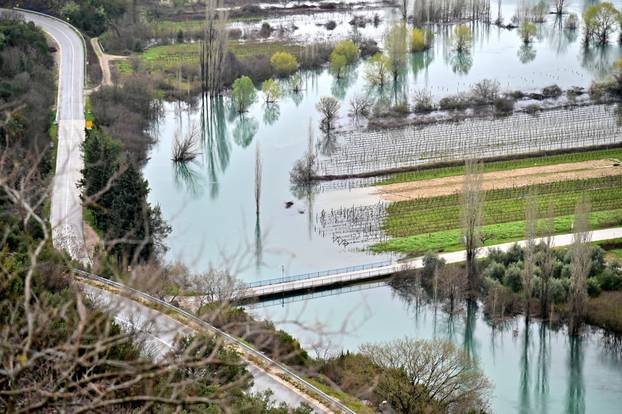 Vrgorac: Poplavljeno Polje jezero uslijed obilnih kiša