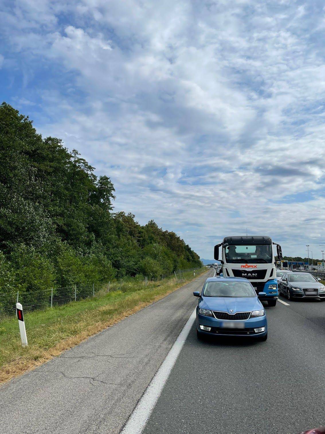 Udarni turistički vikend: Gužve na cestama, dva sudara na A1