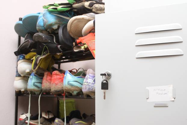 Vojni?: Tuga u NK Vojni? 95 nakon pogibije Nikole Pokriva?a