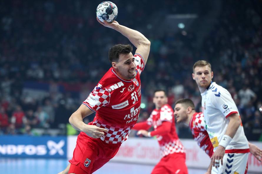 'Neću šutjeti, morali bi igrati najbolji bez obzira na godine i klub! Ali nije vrijeme za podjele'