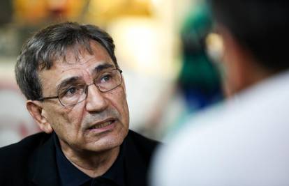Orhan Pamuk otkazao je posjet Puli zbog izvanrednih problema