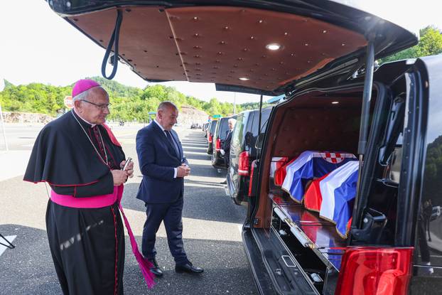 Na Grani?nom prijelazu Macelj održana je primopredaja posmrtnih ostataka hrvatskih žrtava izme?u Republike Slovenije i Republike Hrvatske