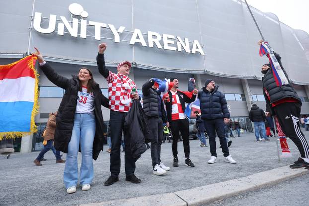 Oslo: Navijači ispred Unity Arene u kojoj se večeras održava finale Svjetskog rukometnog prvenstva