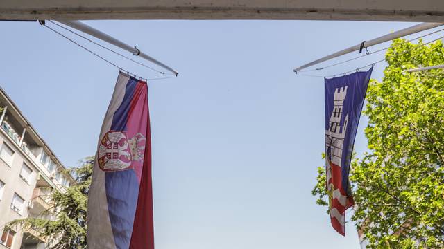 Beograd: Trodnevna žalost u Srbiji, zastave na pola koplja