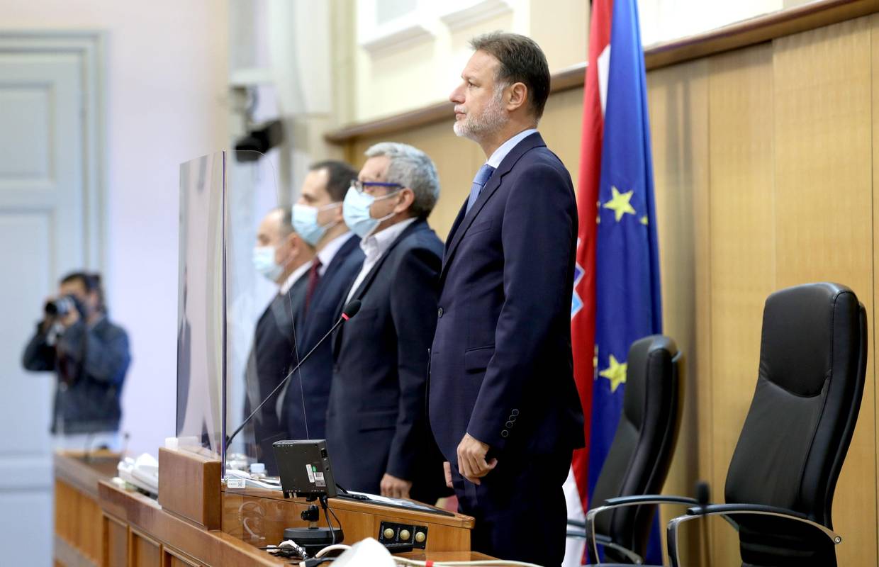 Sabor minutom šutnje obilježio je Međunarodni dan borbe protiv nasilja nad ženama