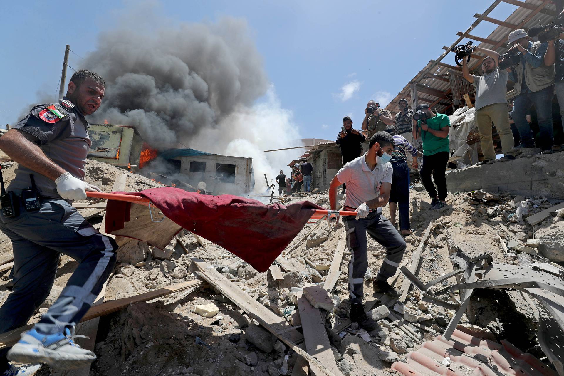 Ispovijesti svjedoka u Gazi: 'Oni gađaju sve koje vide na ulici, napadaju i škole. To je masakr!'