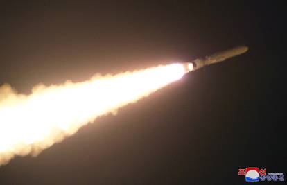 Sj. Koreja testirala novu raketu