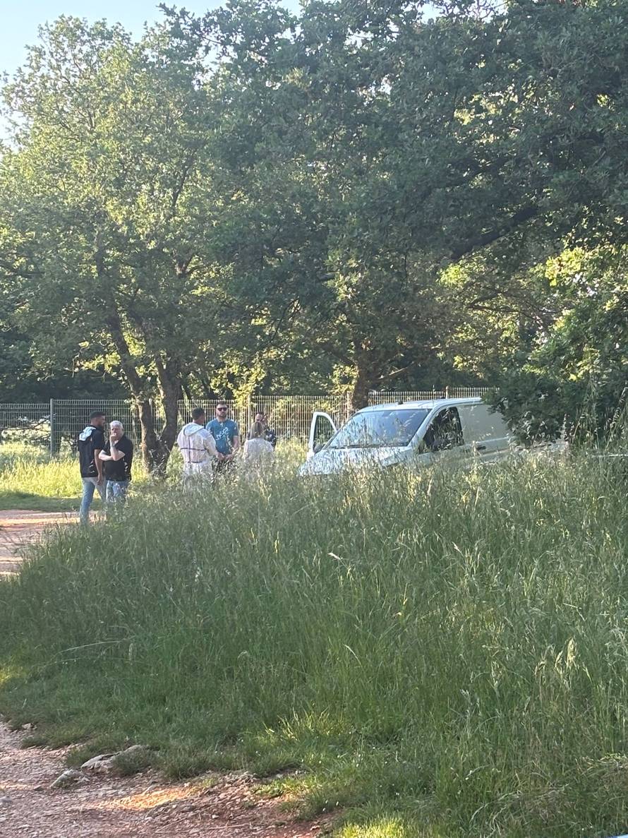 Dvoje mrtvih kod Umaga! Muškarac ubio ženu pa sebe