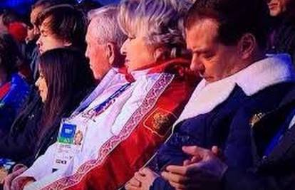 Ruski premijer zaspao je na otvaranju Olimpijskih igara?!
