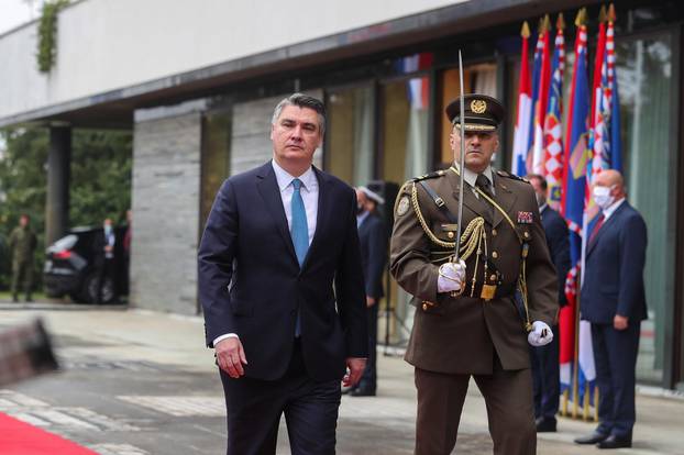Zagreb: Milanović uručio odlikovanja pripadnicima 1. gardijske brigade Tigrovi
