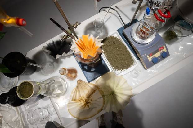 Zagreb: Otvorenje izložbe Skin(s)care - između njege i nasilja