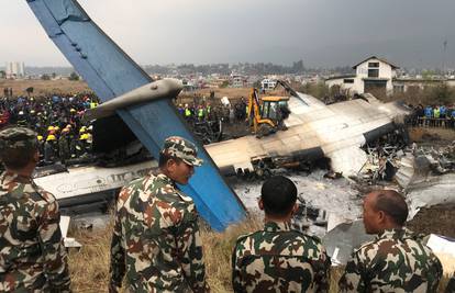 Putnički avion pao u Nepalu, poginulo je najmanje  40 ljudi