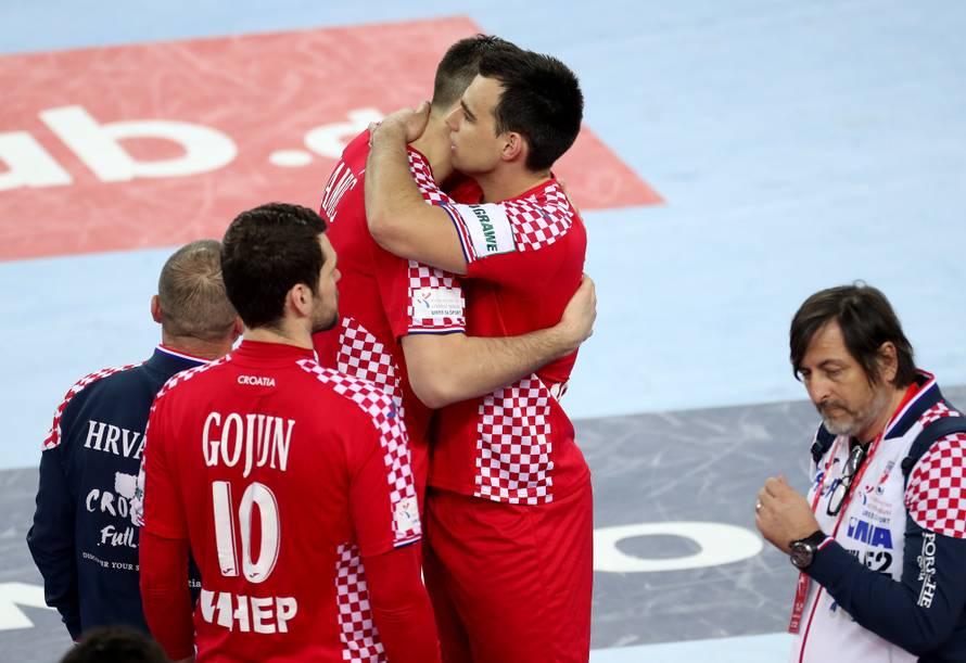 Igrači u suzama: Ovi navijači su zaslužili više, bili smo loši