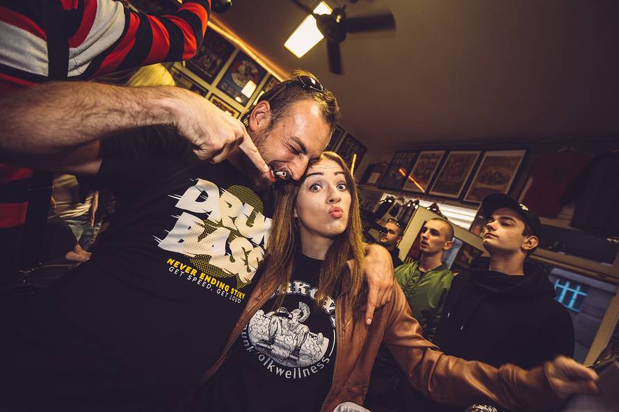 200 fanova Piva, Brkova i Šanka na kvartovskom tulumu