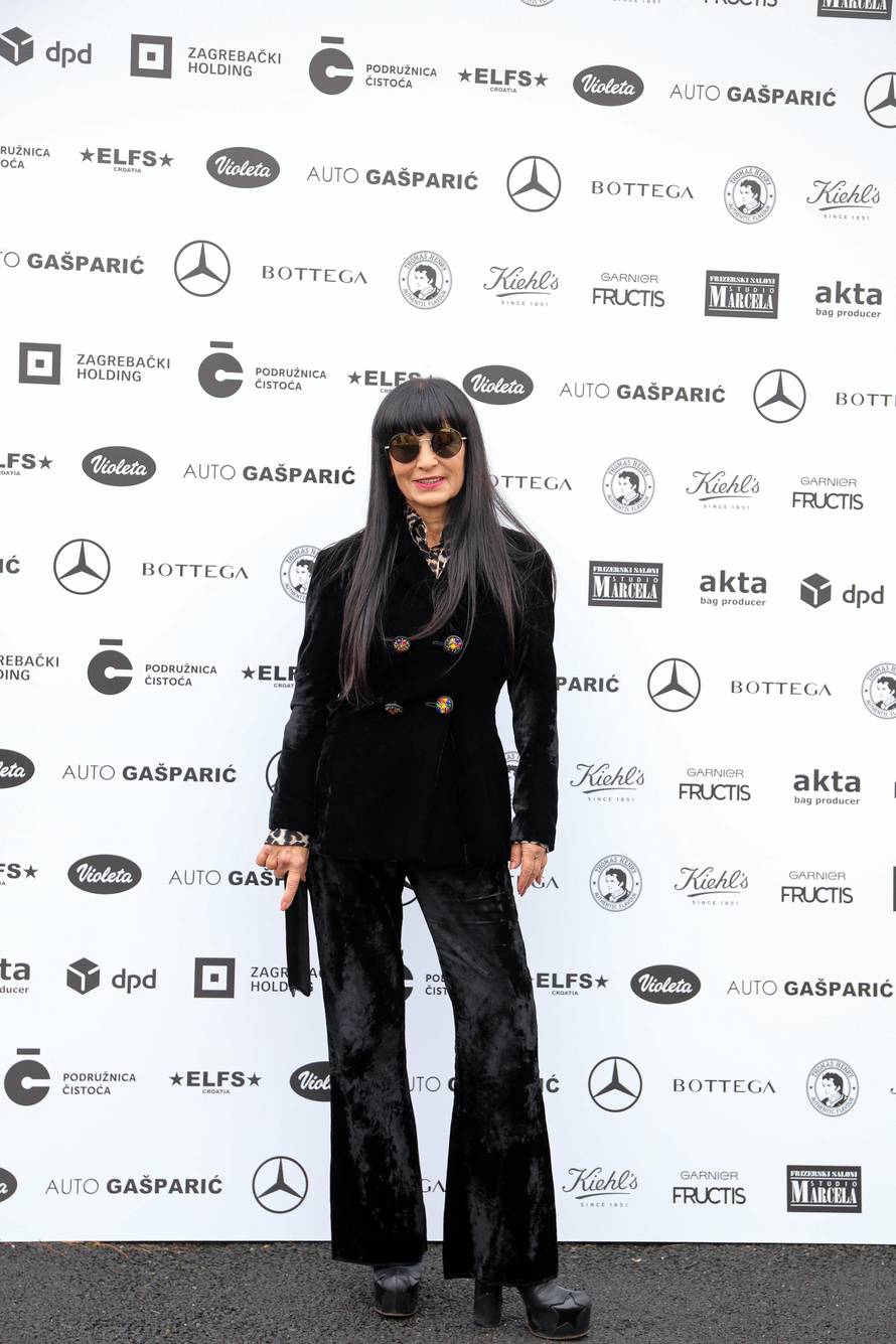 Zagreb: Dizajnerski dvojac ELFS održao modnu reviju u reciklažnom dvorištu Žitnjak