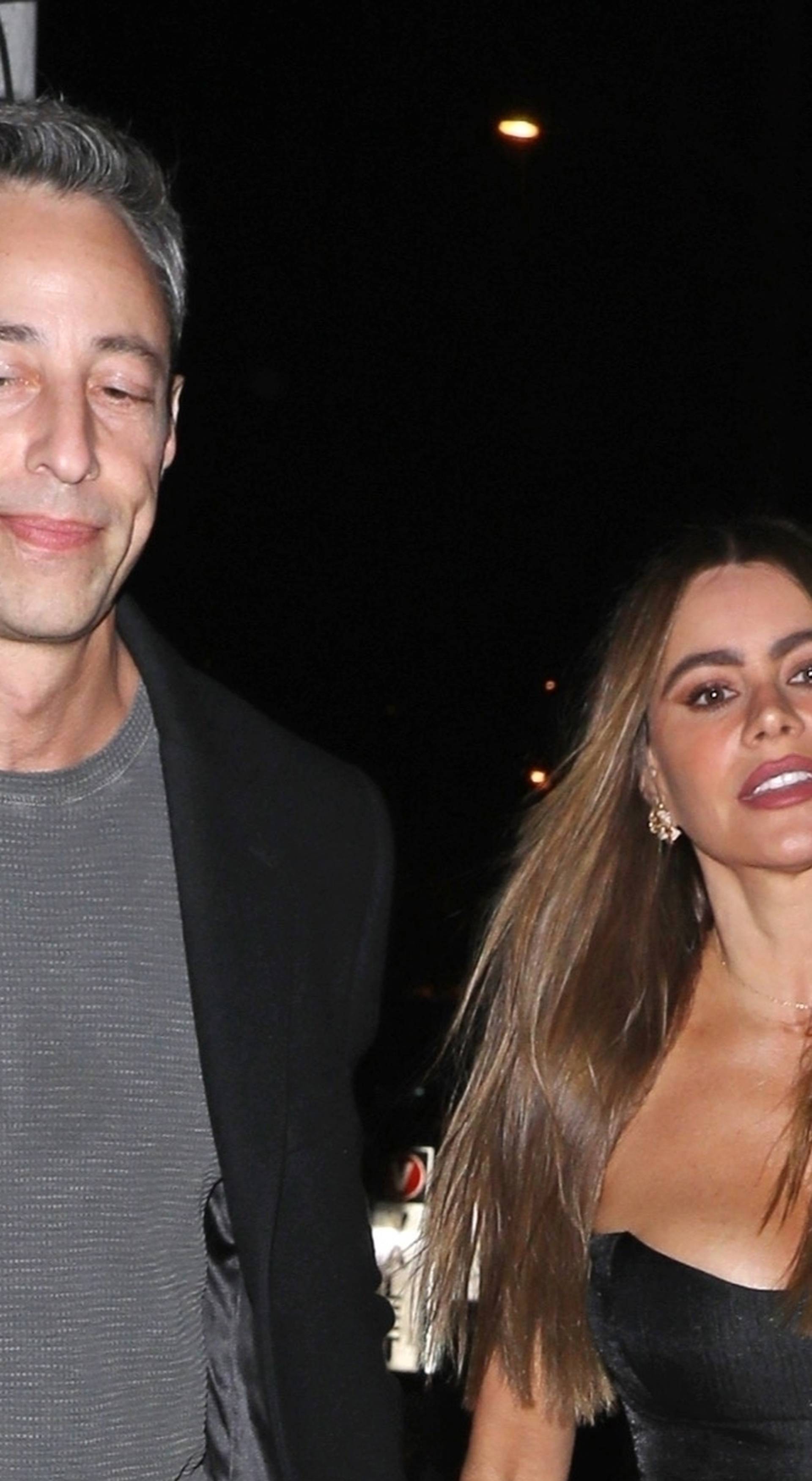 *EXCLUSIVE* Sofia Vergara and new boyfriend Justin Saliman head out for a romantic dinner date in Santa Monica!