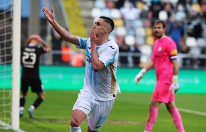 Rijeka - Varaždin 1-0: Džoker Menalo u 92. za ludnicu, slavlje s igračem manje i prvo mjesto!