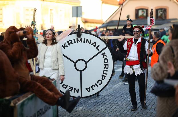 Samobor: Povorka mjesnih odbora i alegorijskih kola na Fašniku