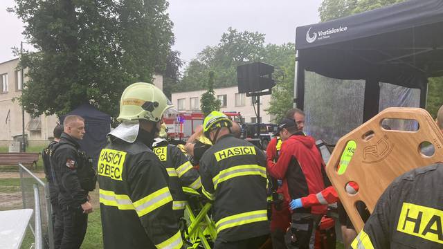 Skrivali se ispod stabla: U udaru groma u Češkoj 22 ozlijeđenih