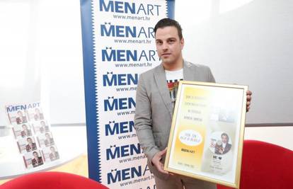 Ivan Zak primio Zlatnu ploču za album 'Bolja od najbolje'