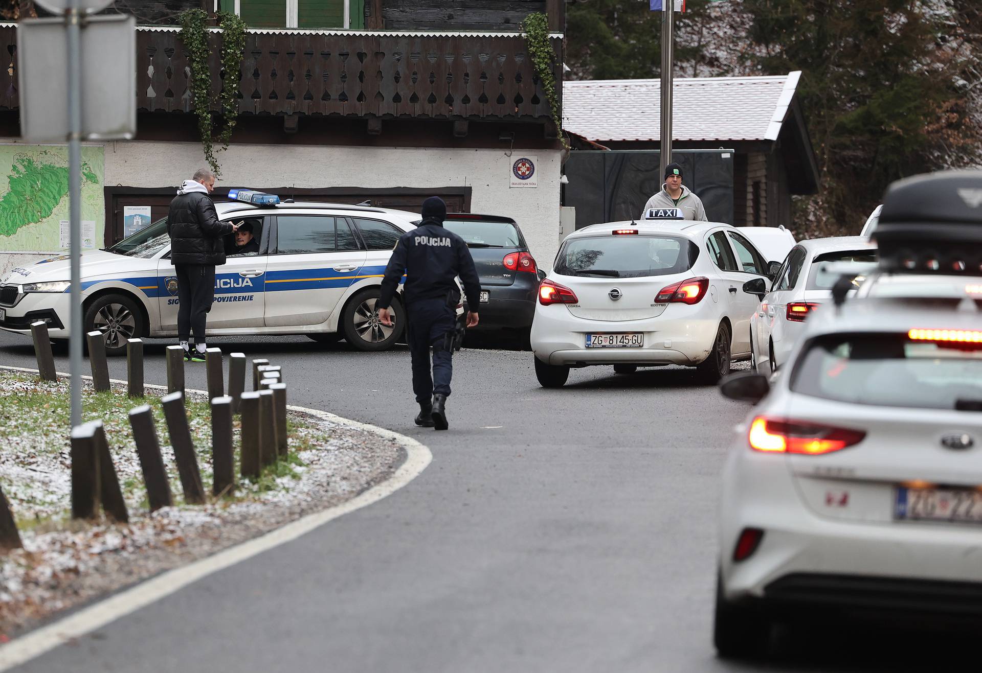 Policija zatvorila sljemensku cestu zbog gužve na vrhu