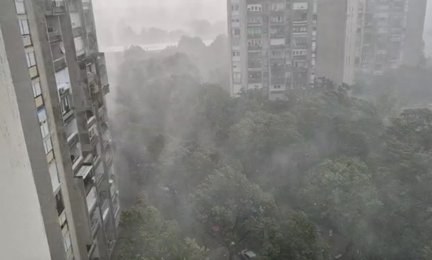 Jučer oluja, pijavice, uništeni auti: Ide nova ciklona iz Italije! Upalili žuti alarm za nevrijeme