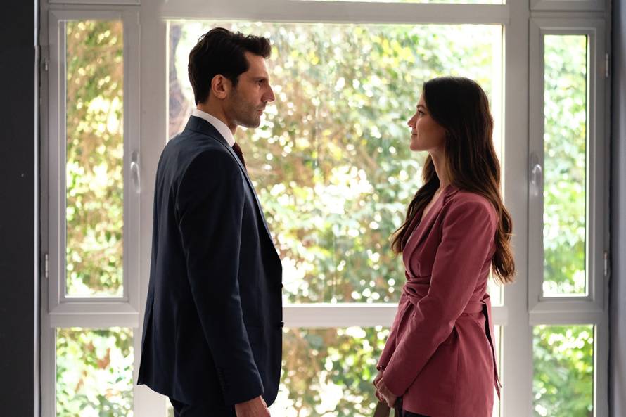 Turska ljepotica Pinar Deniz stiže na male ekrane: U borbi za pravdu nalazi strast s kolegom