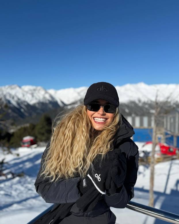 FOTO Igrač Barcelone osam je godina bio 'samo prijatelj' pa ipak osvojio atraktivnu plavušu