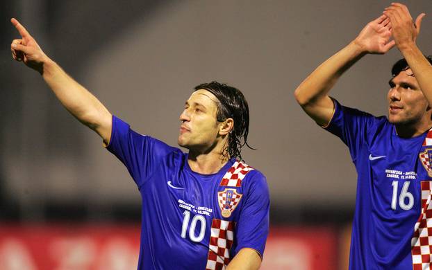 ARHIVA - 2006. Zagreb: Vatreni i "maksimirska krtica" srušili su Englesku 