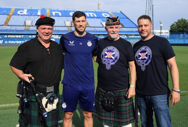 Zagreb: Udruga Tartan Army Croatia uručila je Scottu McKenni plaketu za doživotno članstvo u udruzi