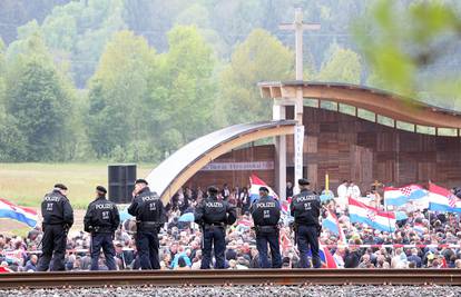 Počasni bleiburški vod uspio je zadržati zemljište na Bleiburgu, trebalo postati pašnjak za krave