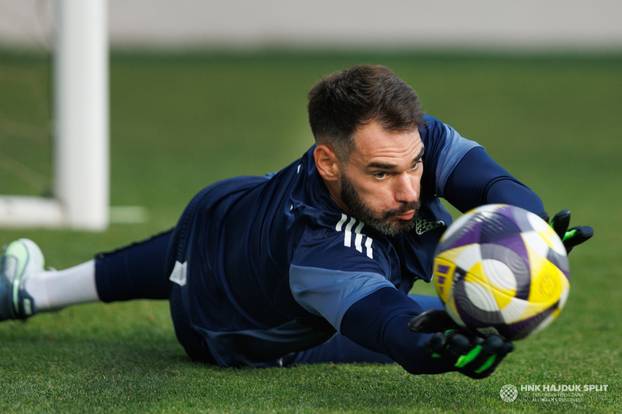 FOTO Hajdukovci odradili zadnji trening prije Zire. Maksimalan fokus, Hrgović čak stao i na gol
