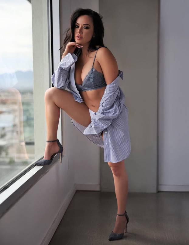 Je li ovo najzgodnija baka na svijetu? 'Upucavaju mi se i do deset godina mlađi muškarci'