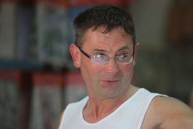 Zadar: Zadarski modni ma?ak Jadranko u šetnji gradom