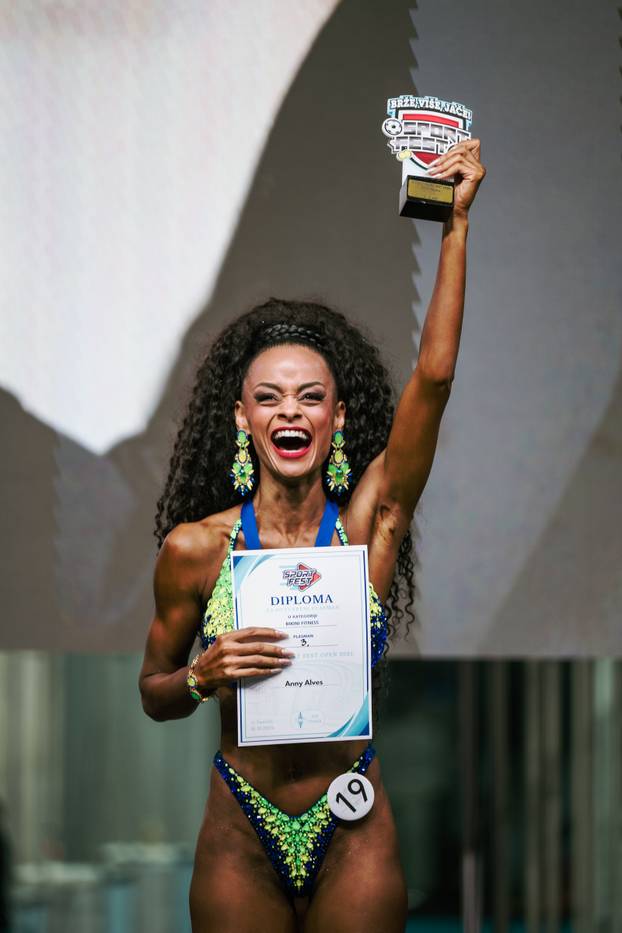 FOTO Vruća izdanja Cro Brazilke Anny koja je zablistala u Riju!