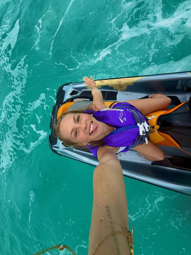 FOTO Darijo Srna prodao ga je za rekordnu svotu. Sad ne smije igrati, a ona ga pritom zabavlja