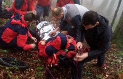 Pripadnici HGSS-a u akciji na Bjelolasici spasili planinarku 
