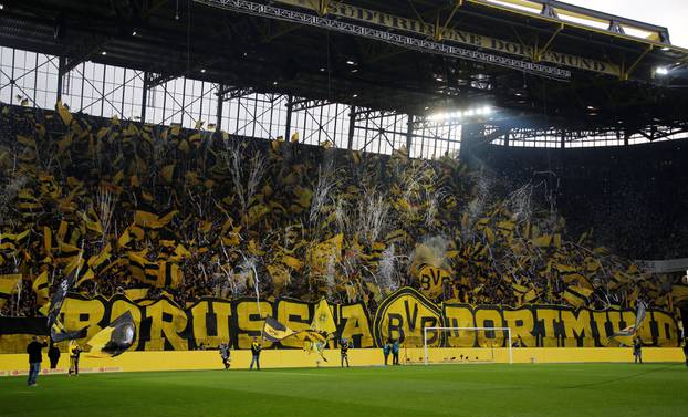 Bundesliga - Borussia Dortmund vs Schalke 04