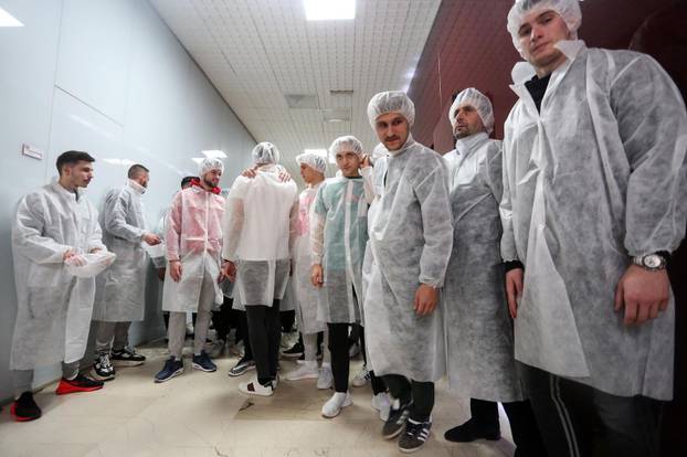 Zagreb: Dinamovci u pogonu tvornice čokolade Kraš